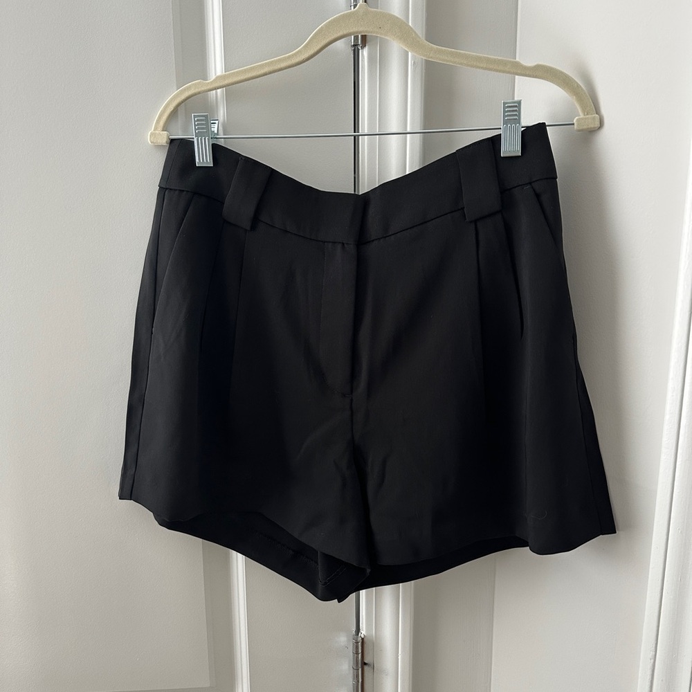 EXPRESS Classic Black Women's Shorts